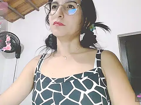 tifany19  online show from November 2025 01:51:02 AM