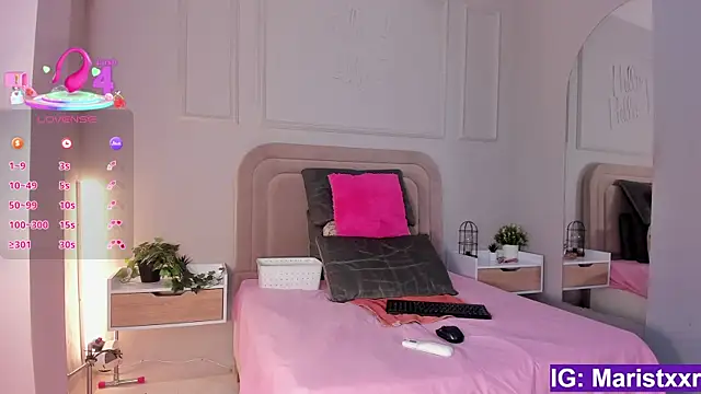 Maristxxr online show from November 2025 07:35:01 PM