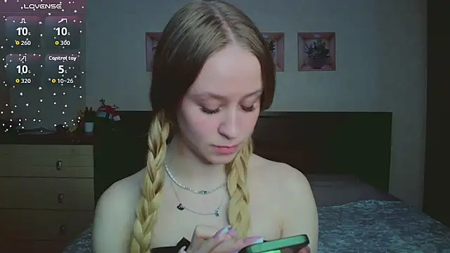 Lily  Devil online show from February 2026 04:03:02 PM