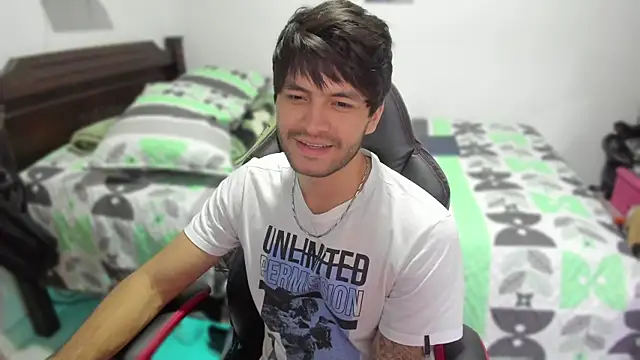 Snapshot of justin_stark7 chatting on January 2025 12:35:02 AM justin stark7 online show from January 2025 12:35:02 AM