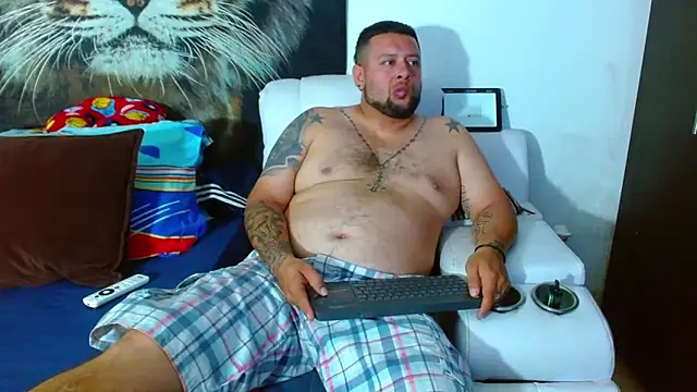 Snapshot of Michaell_Myerss_ chatting on November 2025 12:27:02 PM Michaell Myerss online show from November 2025 12:27:02 PM