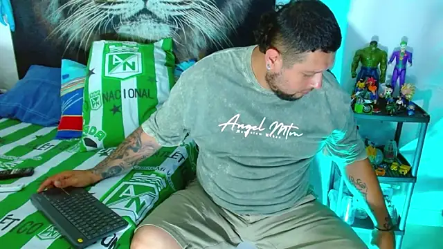 Snapshot of Michaell_Myerss_ chatting on December 2025 03:39:01 PM Michaell Myerss online show from December 2025 03:39:01 PM