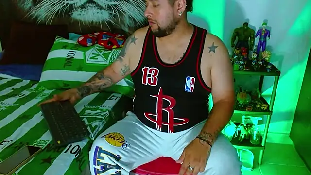 Snapshot of Michaell_Myerss_ chatting on December 2025 02:13:01 PM Michaell Myerss online show from December 2025 02:13:01 PM