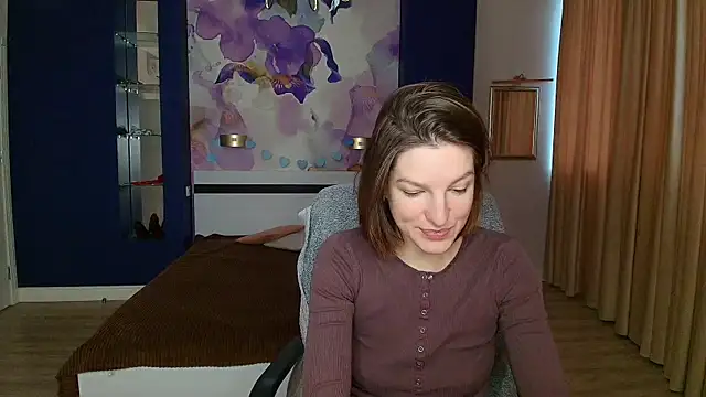 Snapshot of EmilyWalkeri chatting on December 2024 07:58:01 AM EmilyWalkeri online show from December 2024 07:58:01 AM