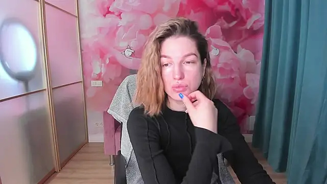 Snapshot of EmilyWalkeri chatting on January 2025 08:07:02 AM EmilyWalkeri online show from January 2025 08:07:02 AM