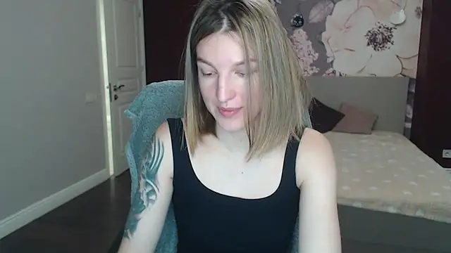 Snapshot of EmilyWalkeri chatting on January 2025 07:57:01 AM EmilyWalkeri online show from January 2025 07:57:01 AM