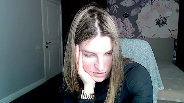 Snapshot of EmilyWalkeri chatting on February 2025 07:44:02 AM EmilyWalkeri online show from February 2025 07:44:02 AM
