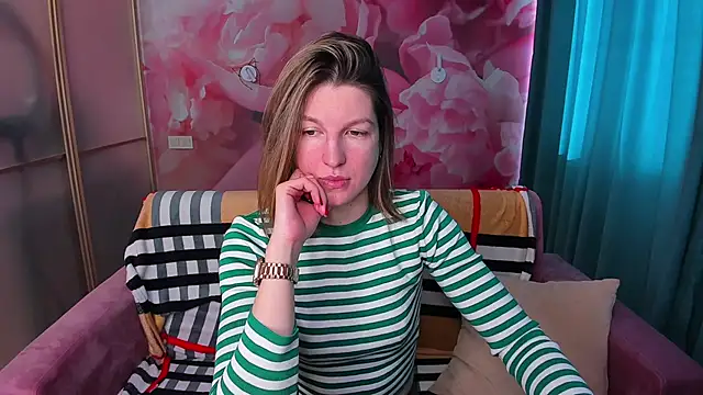 Snapshot of EmilyWalkeri chatting on February 2025 07:52:02 AM EmilyWalkeri online show from February 2025 07:52:02 AM
