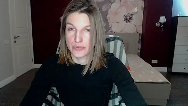 Snapshot of EmilyWalkeri chatting on March 2025 07:51:02 AM EmilyWalkeri online show from March 2025 07:51:02 AM