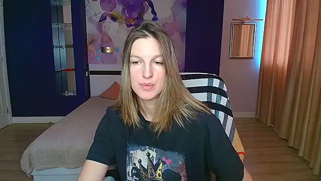 Snapshot of EmilyWalkeri chatting on September 2025 07:08:02 AM EmilyWalkeri online show from September 2025 07:08:02 AM