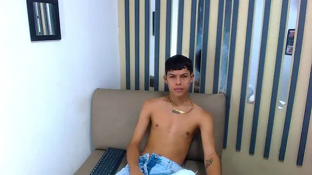 Levis Montes online show from December 2024 02:05:01 PM