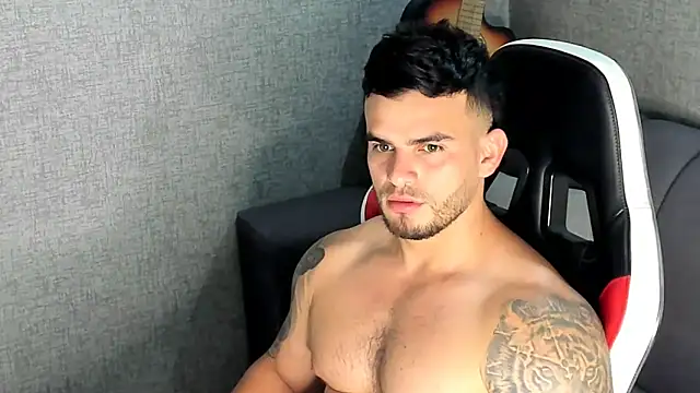 Ricardogo19 online show from November 2025 04:18:01 PM