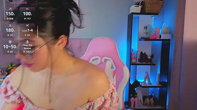 LoaLuxury online show from November 2025 04:18:02 PM