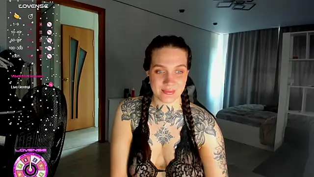 Snapshot of AizaRose chatting on July 2026 05:43:02 AM AizaRose online show from July 2026 05:43:02 AM