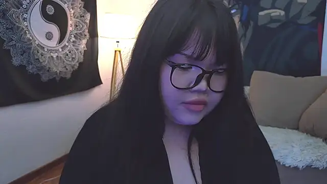 LeyaKan online show from February 2025 09:39:01 PM
