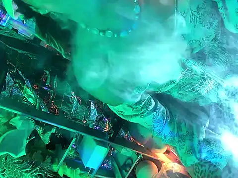 gurlnips online show from September 2025 05:53:02 AM