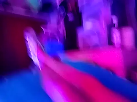 gurlnips online show from October 2025 05:25:02 PM