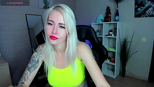 Snapshot of Mermaid_N chatting on October 2025 02:00:01 AM Mermaid N online show from October 2025 02:00:01 AM