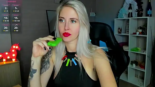 Snapshot of Mermaid_N chatting on November 2025 01:33:02 AM Mermaid N online show from November 2025 01:33:02 AM