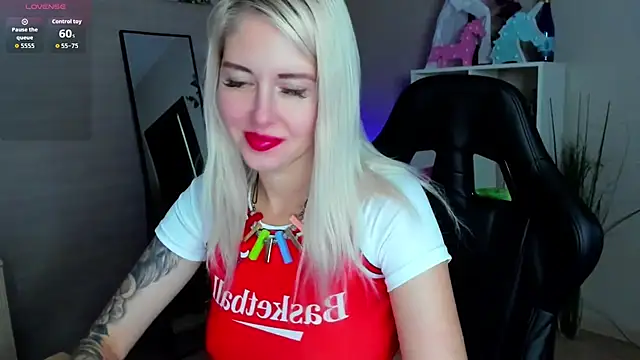 Snapshot of Mermaid_N chatting on November 2025 01:39:02 AM Mermaid N online show from November 2025 01:39:02 AM