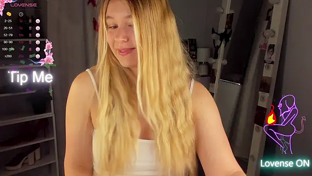 Rebecca Kelly online show from September 2025 01:38:02 AM