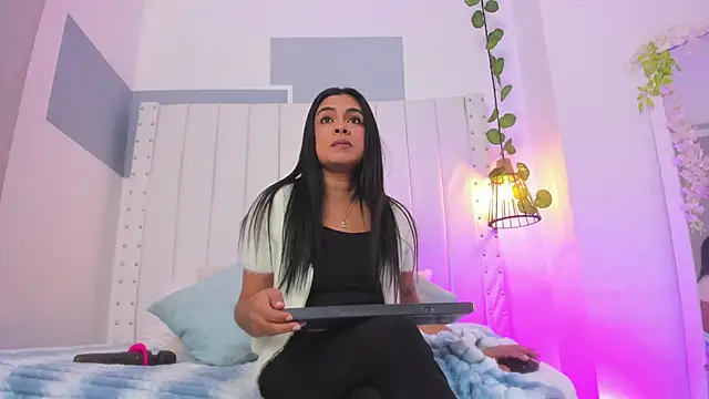 hannah gray online show from October 2025 11:00:02 AM