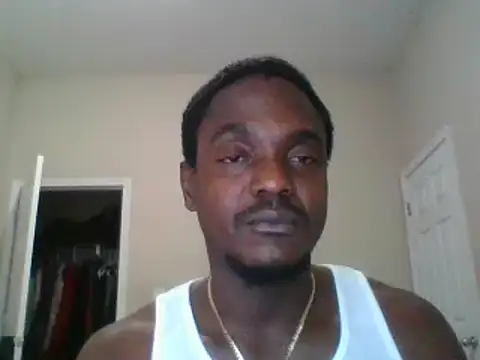 Snapshot of Hugedick0071 chatting on December 2024 04:25:01 PM Hugedick0071 online show from December 2024 04:25:01 PM