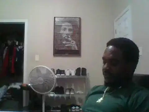 Snapshot of Hugedick0071 chatting on December 2024 08:29:01 AM Hugedick0071 online show from December 2024 08:29:01 AM