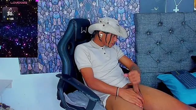 dominic smith  online show from January 2025 07:28:01 AM