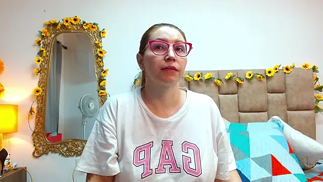 Snapshot of IsisDuzan chatting on December 2024 11:51:01 PM IsisDuzan online show from December 2024 11:51:01 PM