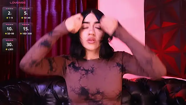 Snapshot of KasiaNoir_ chatting on June 2026 12:07:02 PM KasiaNoir online show from June 2026 12:07:02 PM