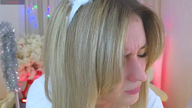 Snapshot of JessRosen chatting on December 2025 03:24:01 AM JessRosen online show from December 2025 03:24:01 AM