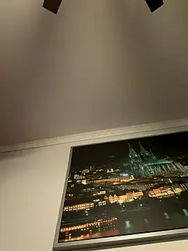 Snapshot of Hornyblond_Bella chatting on December 2025 06:07:01 AM Hornyblond Bella online show from December 2025 06:07:01 AM