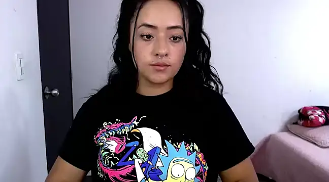 jjulietha95 online show from February 2025 10:53:02 PM