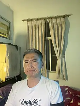 YuHsuant online show from February 2025 07:17:01 PM