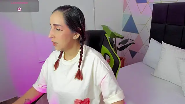 Snapshot of jadde13_ chatting on October 2025 08:17:01 PM jadde13 online show from October 2025 08:17:01 PM