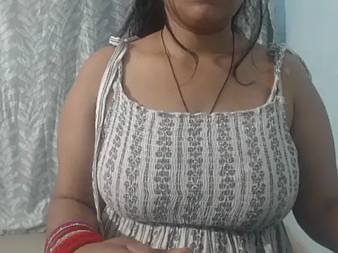 cute-priy online show from February 2025 12:28:01 PM