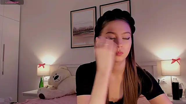 diana nier online show from November 2025 07:17:01 PM