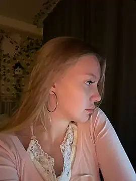 AliceMorr online show from December 2024 05:18:02 PM