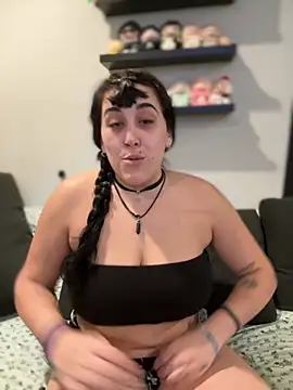 Snapshot of ThicBunz chatting on October 2025 04:09:02 PM ThicBunz online show from October 2025 04:09:02 PM