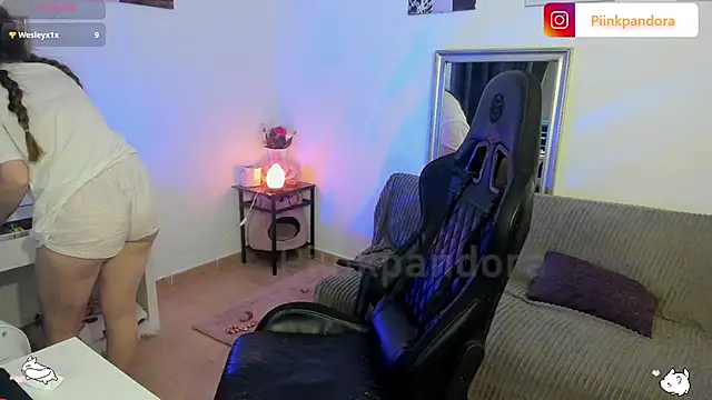 Piinkpandora online show from April 2026 12:20:02 PM