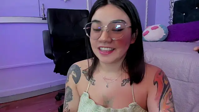Snapshot of JeyLee chatting on October 2025 11:42:01 AM JeyLee online show from October 2025 11:42:01 AM