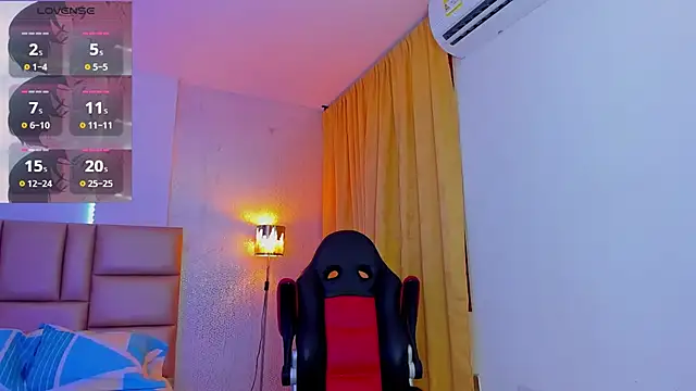 Snapshot of Nathan_Bluee chatting on January 2025 06:57:01 PM Nathan Bluee online show from January 2025 06:57:01 PM