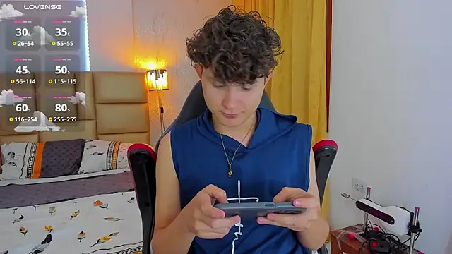 Snapshot of Nathan_Bluee chatting on January 2025 01:14:02 PM Nathan Bluee online show from January 2025 01:14:02 PM