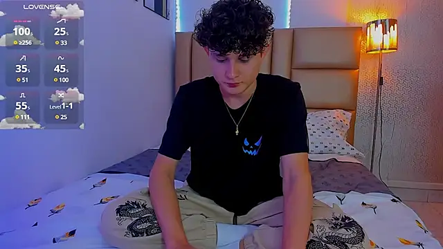 Snapshot of Nathan_Bluee chatting on January 2025 04:27:01 PM Nathan Bluee online show from January 2025 04:27:01 PM