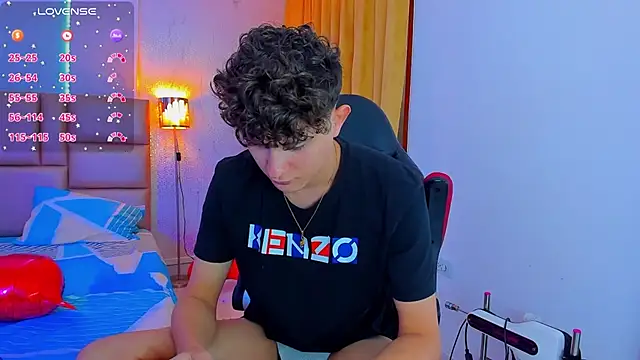 Snapshot of Nathan_Bluee chatting on February 2025 04:26:02 PM Nathan Bluee online show from February 2025 04:26:02 PM