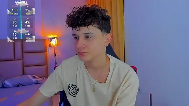 Snapshot of Nathan_Bluee chatting on February 2025 03:03:02 PM Nathan Bluee online show from February 2025 03:03:02 PM