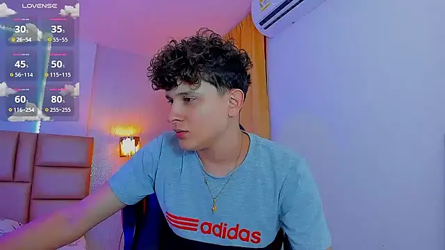 Snapshot of Nathan_Bluee chatting on March 2025 05:08:02 PM Nathan Bluee online show from March 2025 05:08:02 PM