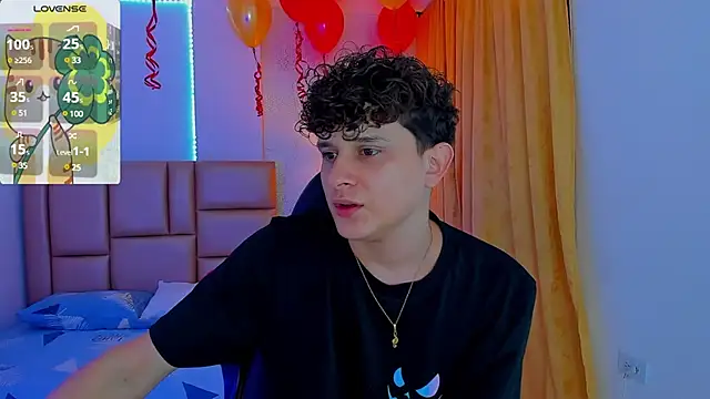 Snapshot of Nathan_Bluee chatting on March 2025 04:42:02 PM Nathan Bluee online show from March 2025 04:42:02 PM