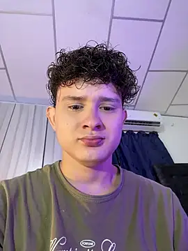 Nathan Bluee online show from December 2025 04:03:02 PM